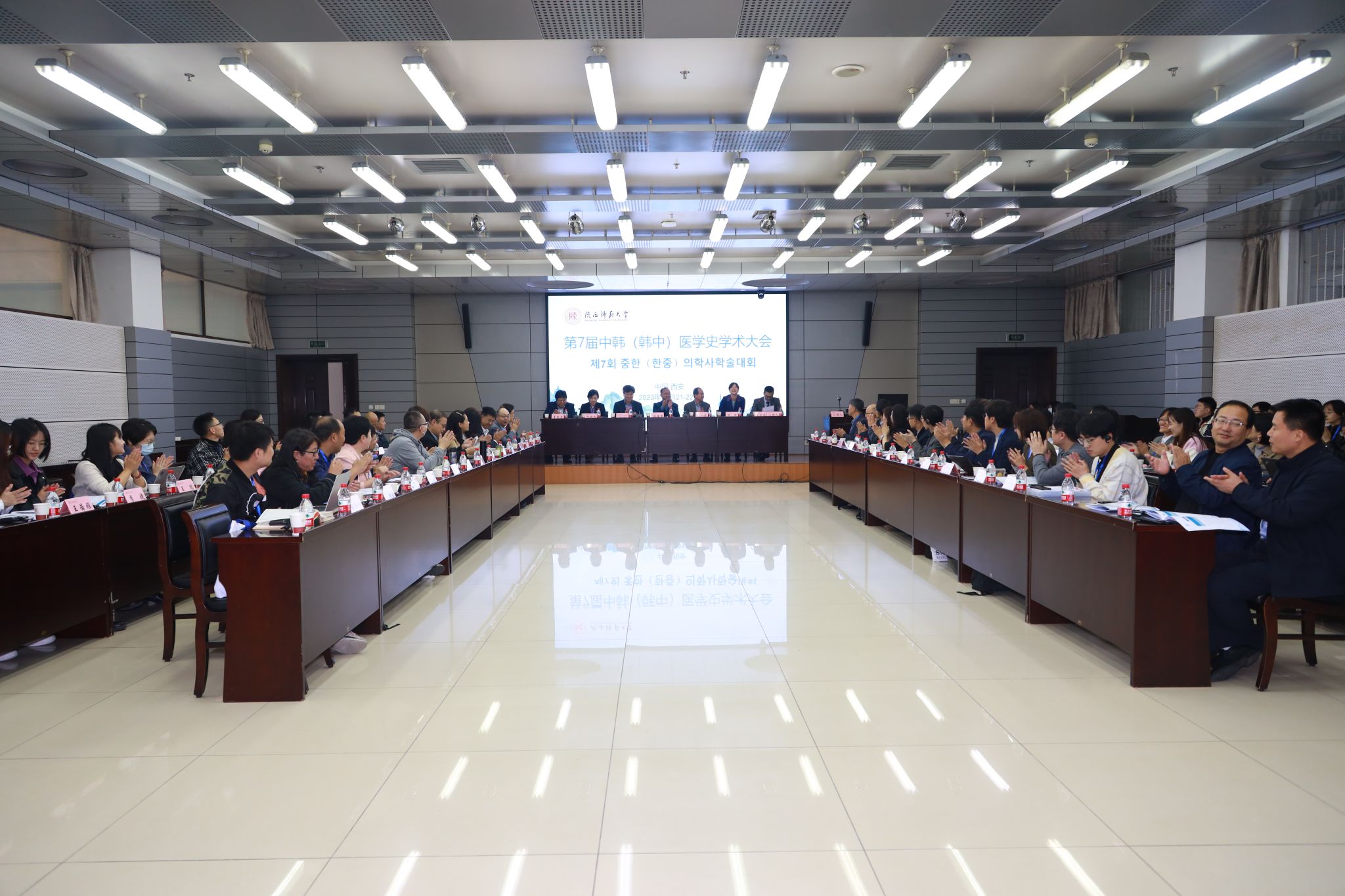 단체사진2.jpg